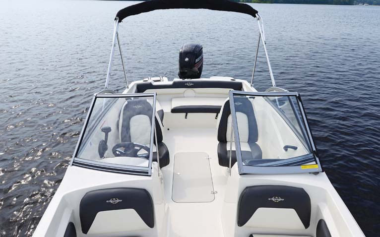 The 191 DC carries her 7’ 6” beam far forward for a very spacious cockpit layout.