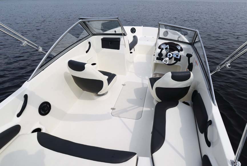 The large in-floor storage compartment is great for wet gear and wakeboards or skiis.
