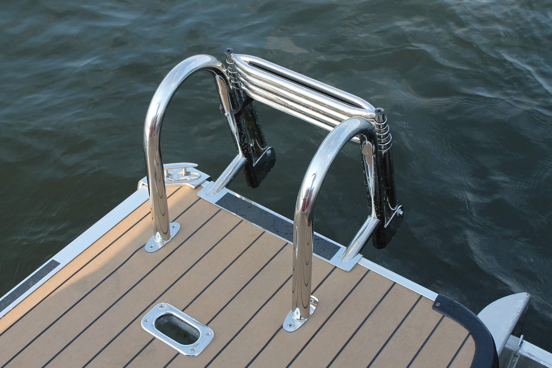 SunChaser Eclipse 8525 Entertainer Swim Ladder