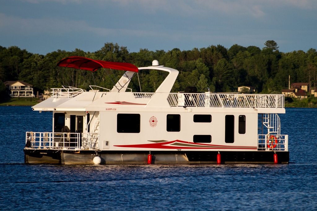 happy-days-houseboat