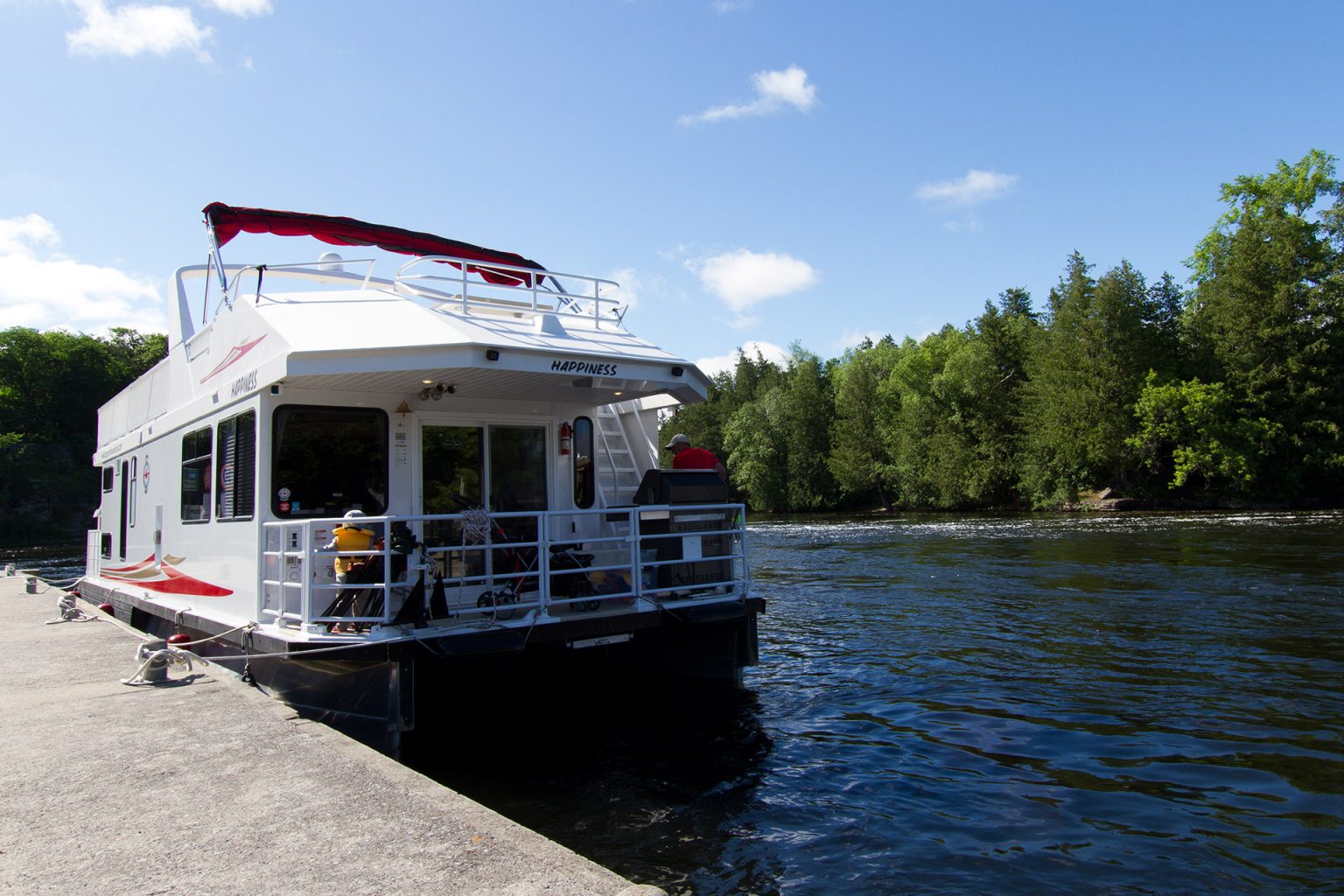Exploring the TrentSevern Waterway by Houseboat Power Boating Magazine