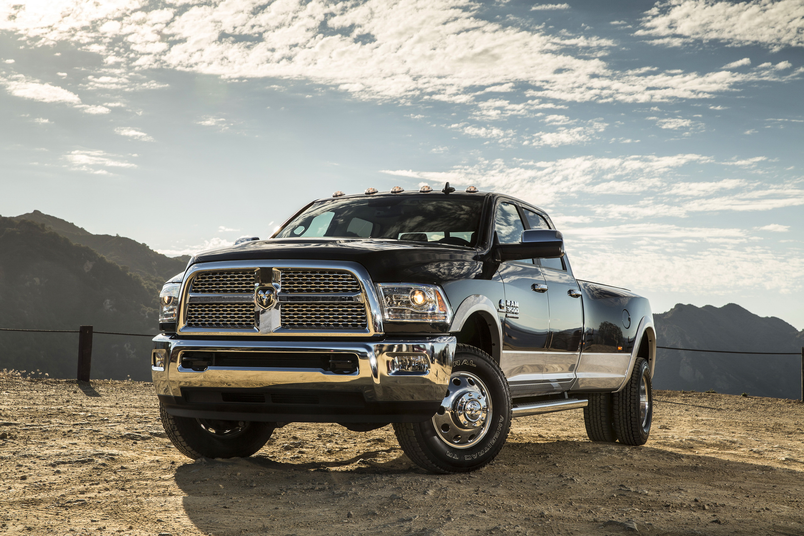 enorm passe nøje Towing Test: 2017 Dodge Ram 3500 Heavy-Duty - Power Boating Magazine