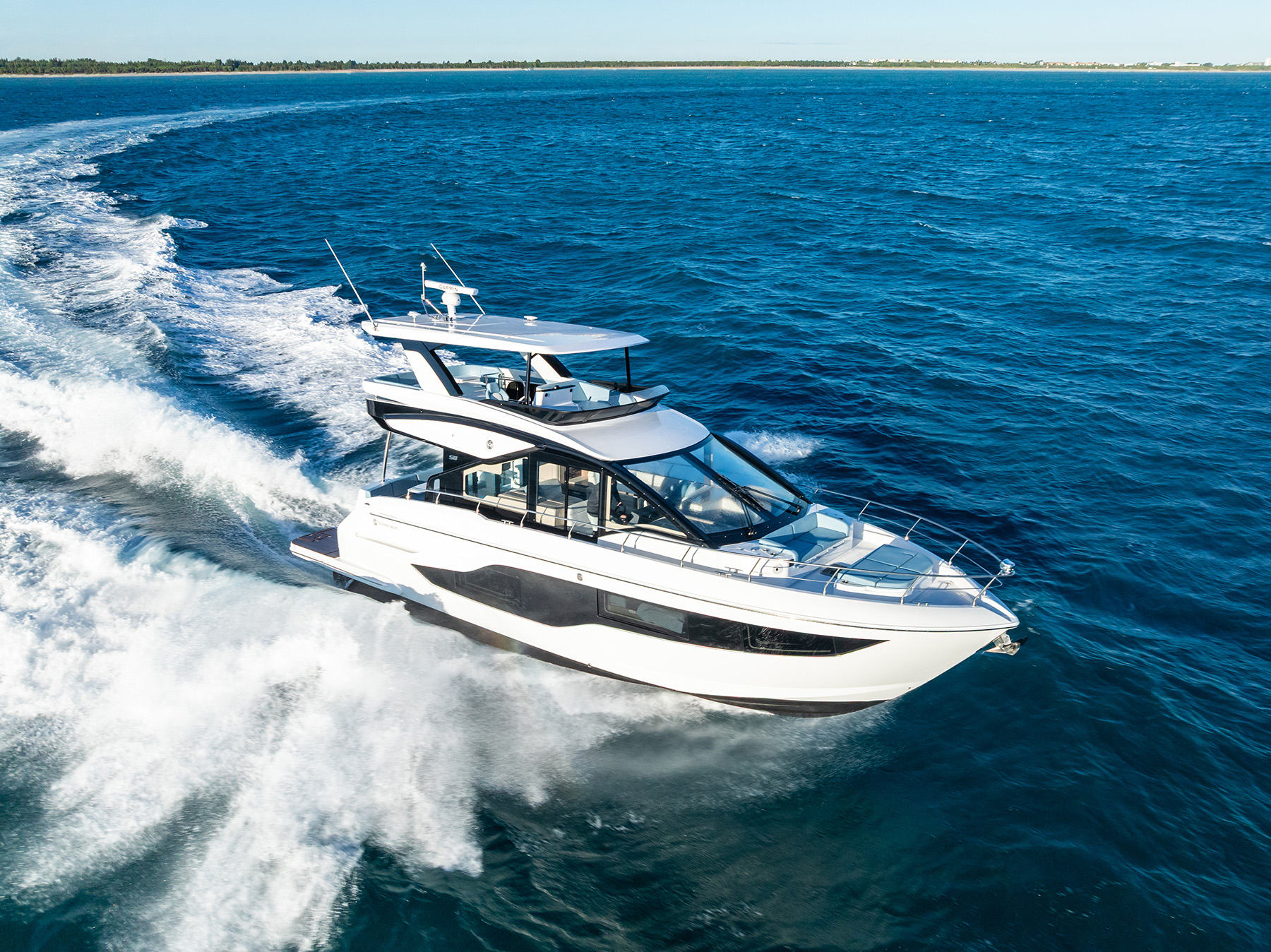 Cruisers Yachts 50 FLY