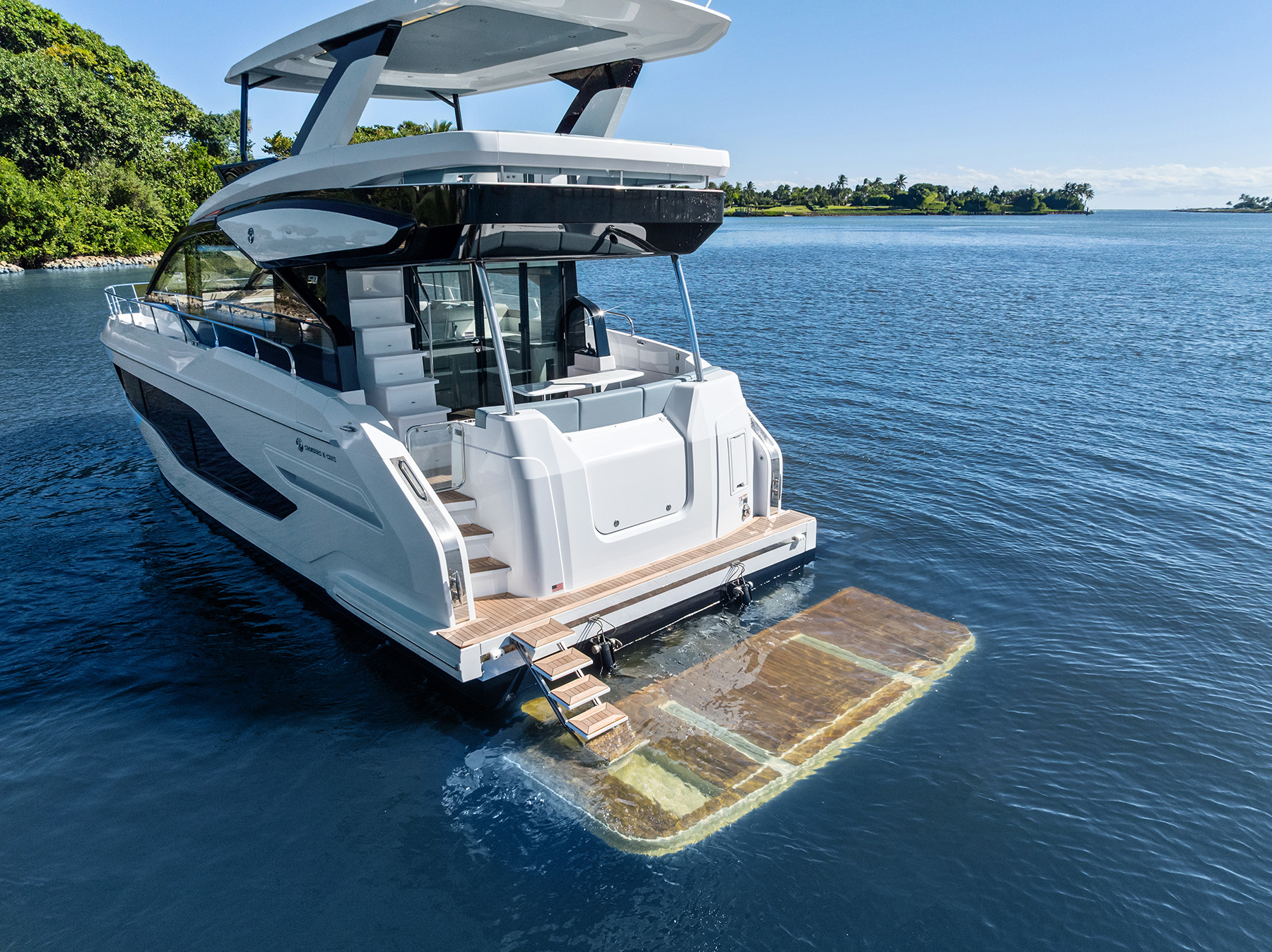Cruisers Yachts 50 FLY