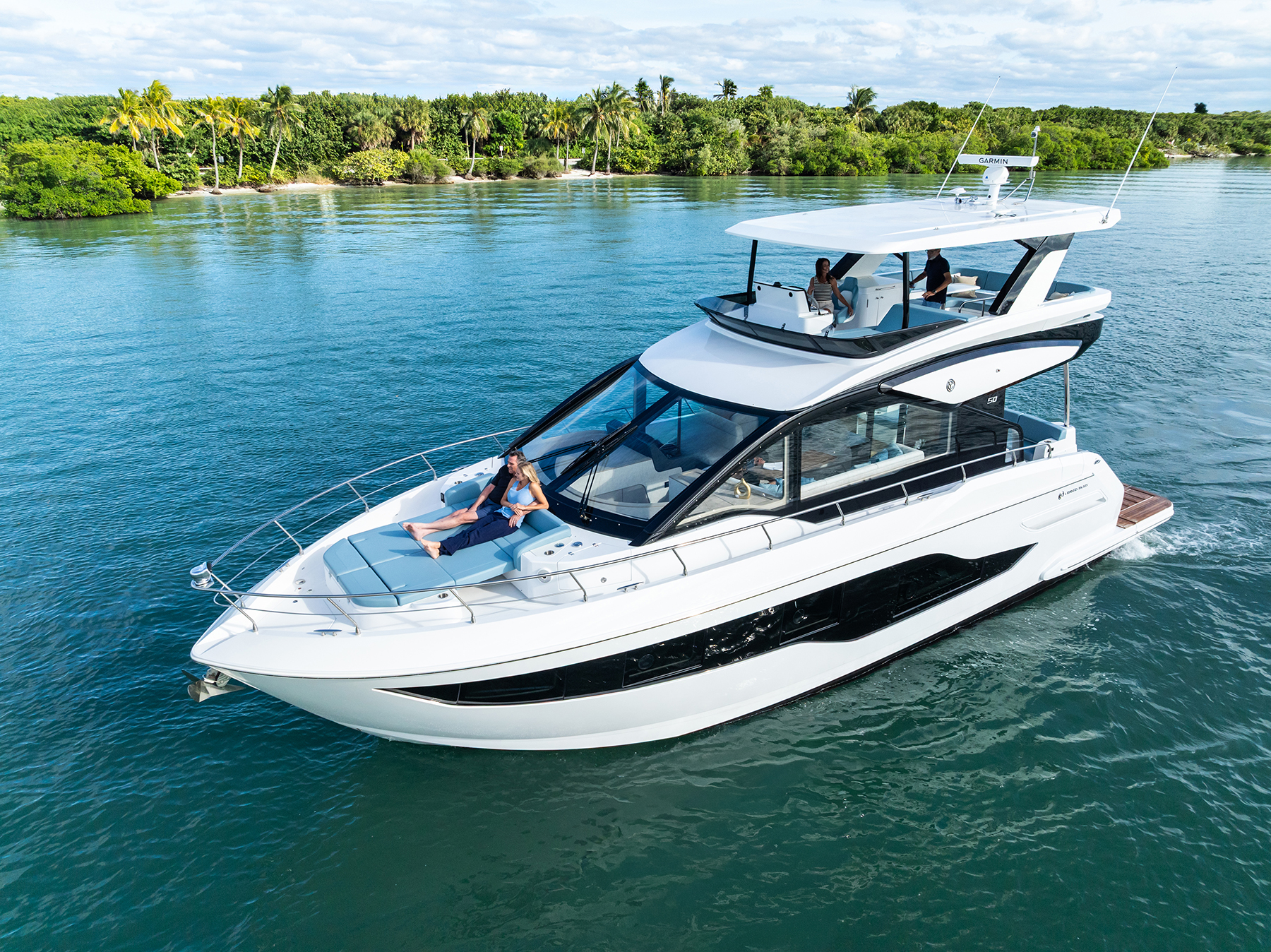 Cruisers Yachts 50 FLY