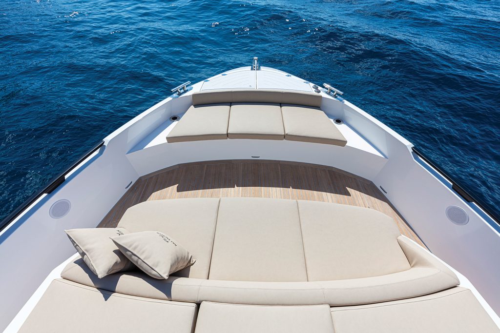 2022 Rio Yachts Daytona L Power Boating Magazine