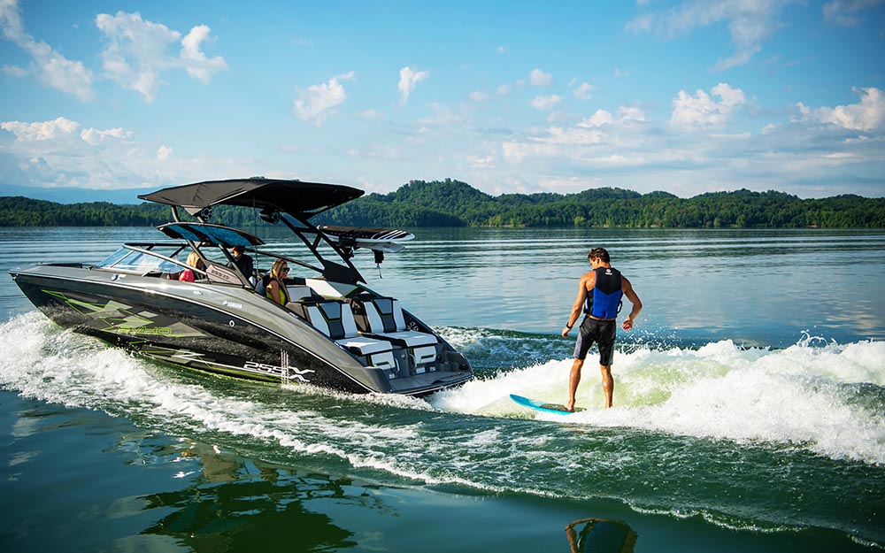 Yamaha 255 XD Wakesurfing