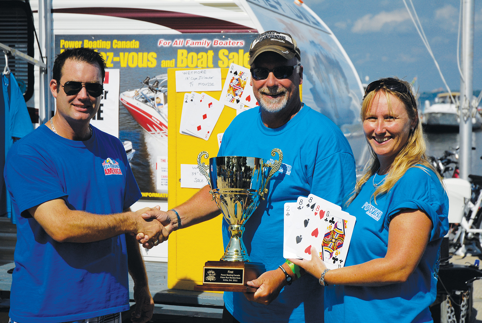 Todd Taylor presents Steve Sale, owner of Water Hog a 34’ Carver, with the First Place prizes at the final event of the 2011 Rendez-vous season in Orillia.