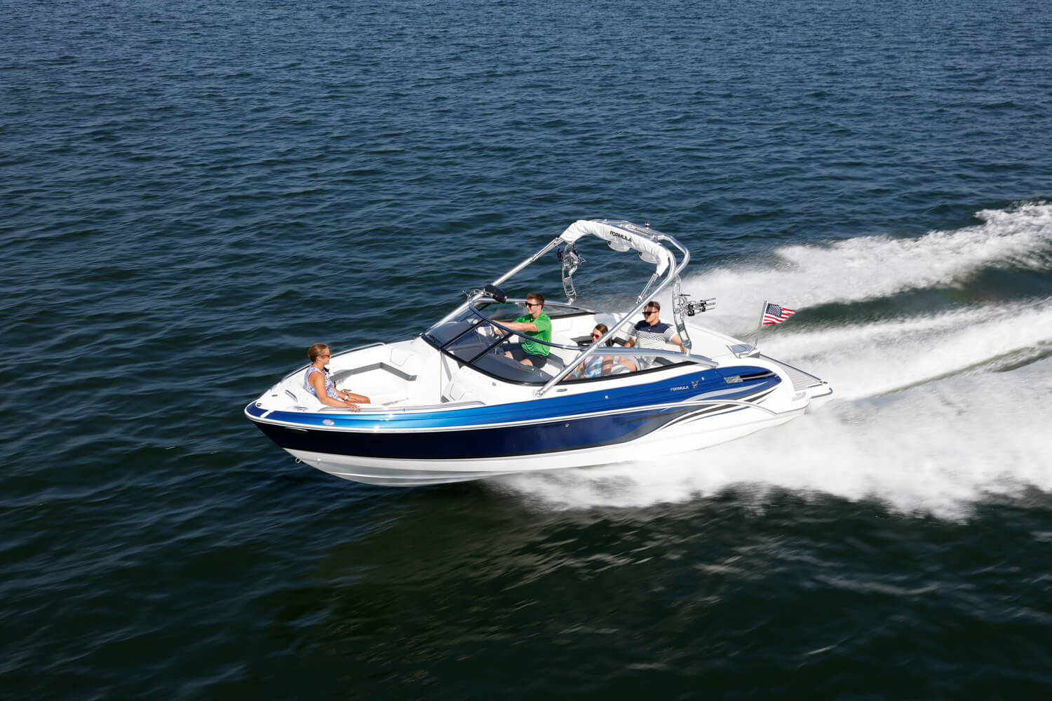 Formula 240 bowrider