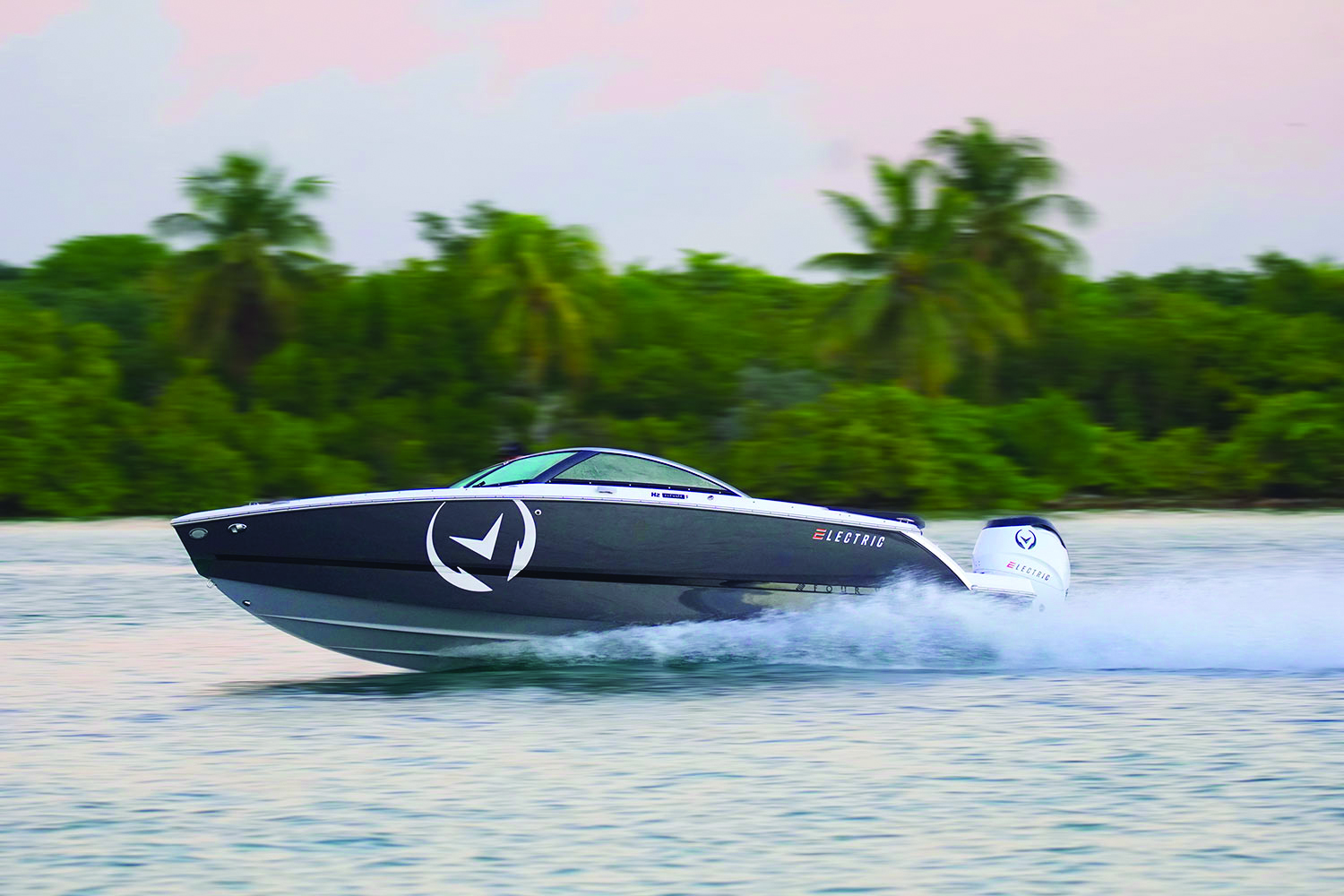 Meet Electric Luxury: The 2025 Four Winns H2E Has Arrived